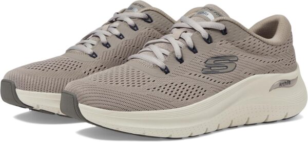 1763556275_Skechers-Arch-Fit-2.0-mira-hacia-el-futuro.jpg Skechers Arch Fit 2.0 mira hacia el futuro