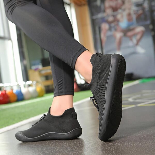 1763613114_Zapatos-minimalistas-para-mujer-y-hombre.jpg Zapatos minimalistas para mujer y hombre